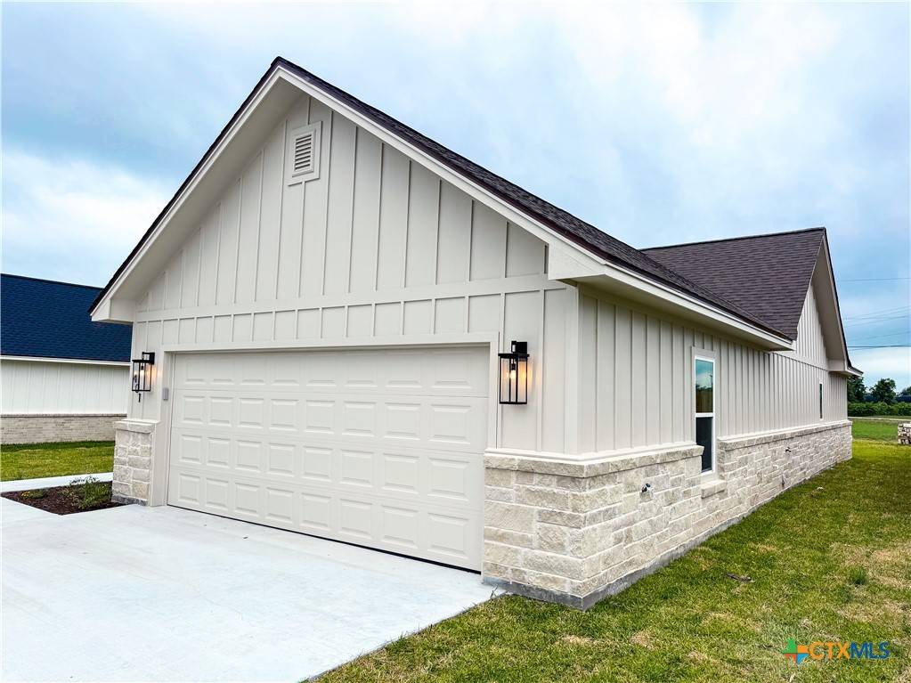 Victoria, TX 77905,401 Turkey LN