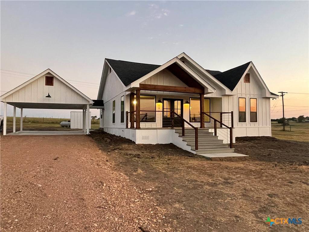 Shiner, TX 77984,891 County Road 301