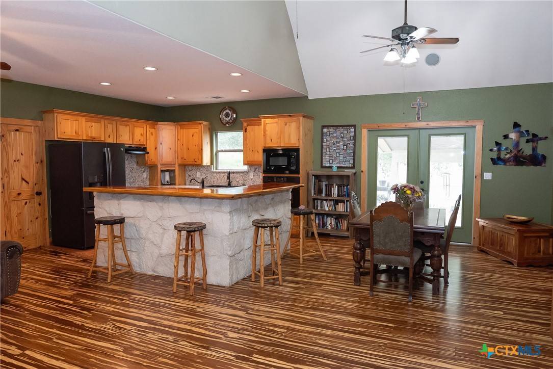 New Braunfels, TX 78132,211 Cambridge DR