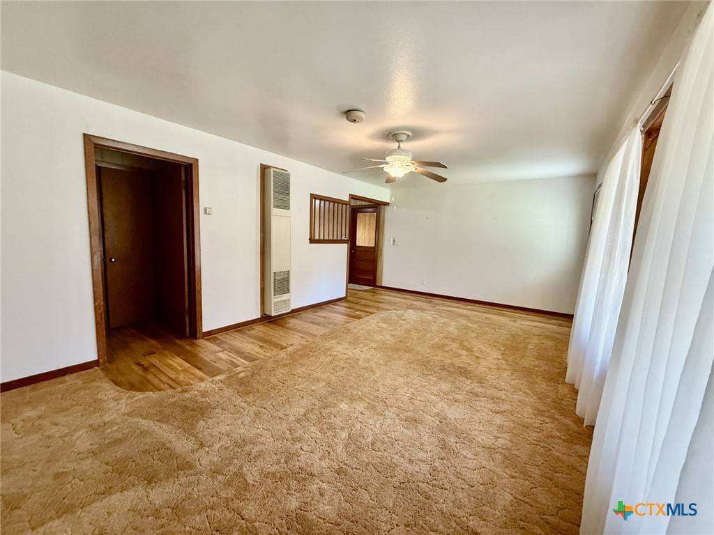 Lolita, TX 77971,92 Live Oak ST