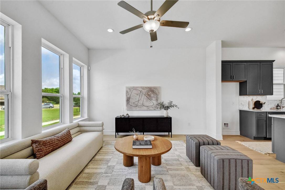 New Braunfels, TX 78130,634 Chambray RD