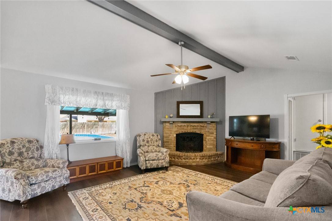 Victoria, TX 77901,118 Byron LN