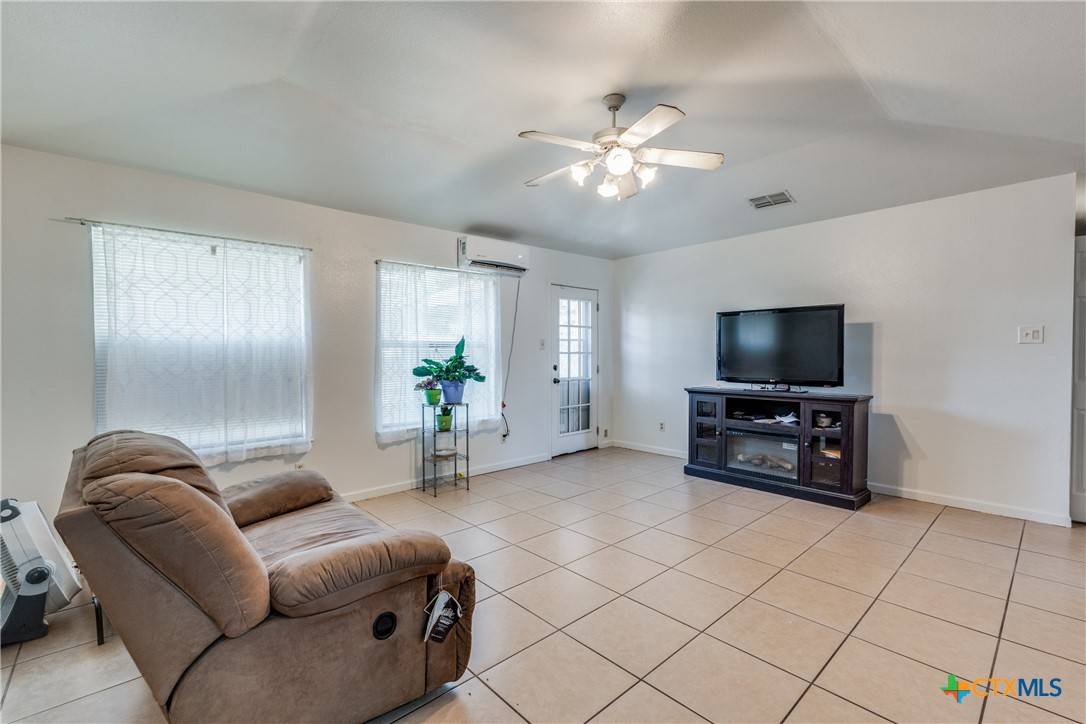 New Braunfels, TX 78130,201 Anhalt DR