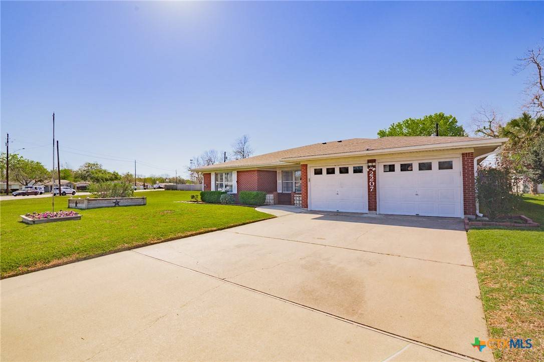 Victoria, TX 77901,2207 E Crestwood DR