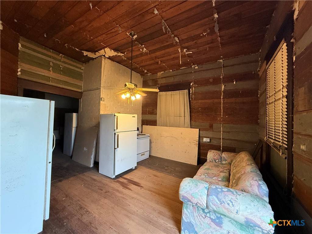 Rockdale, TX 76567,506 E Cameron AVE