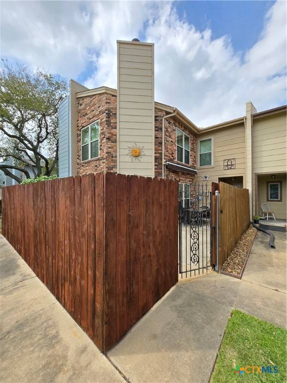 El Campo, TX 77437,1730 Avenue C #F