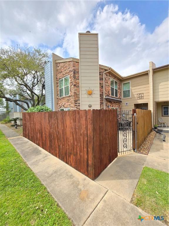 El Campo, TX 77437,1730 Avenue C #F