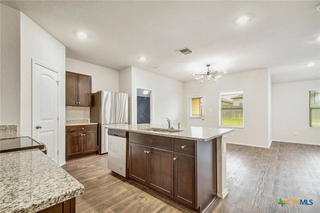 Seguin, TX 78155,844 Nodding Nixie