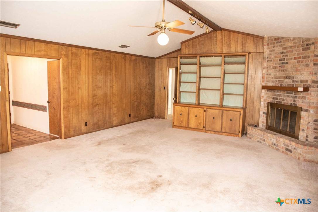 Victoria, TX 77904,203 Merlin ST
