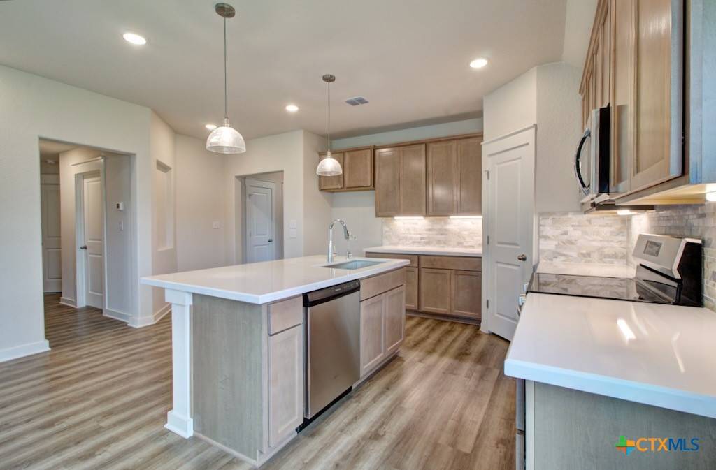 New Braunfels, TX 78130,980 Gray Cloud Drive