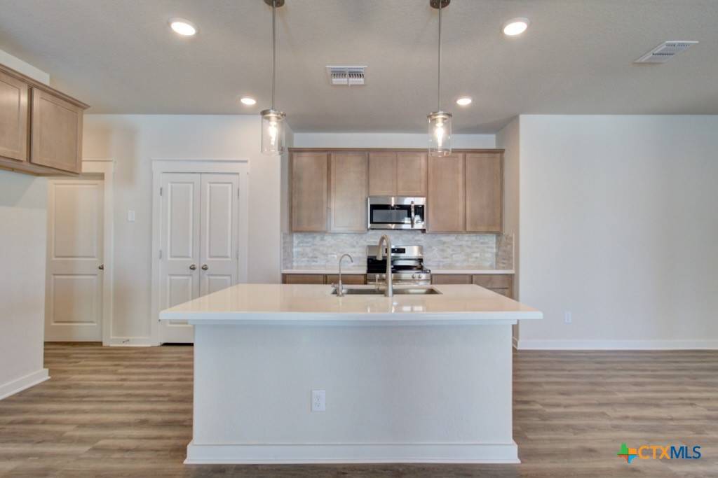 New Braunfels, TX 78130,989 Gray Cloud Drive