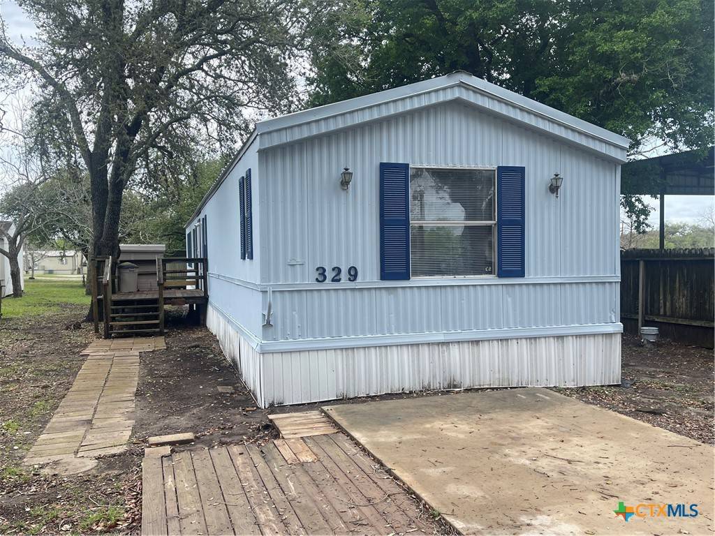 Goliad, TX 77963,329 W High ST