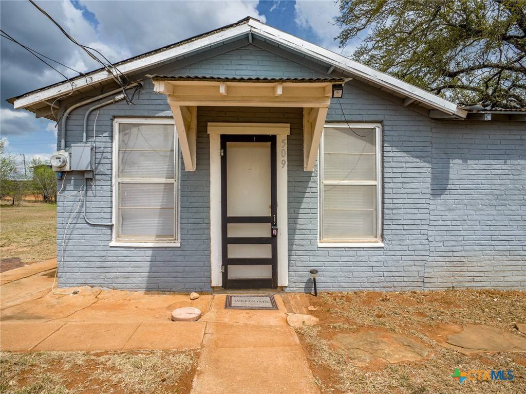 Llano, TX 78643,509 E Austin ST