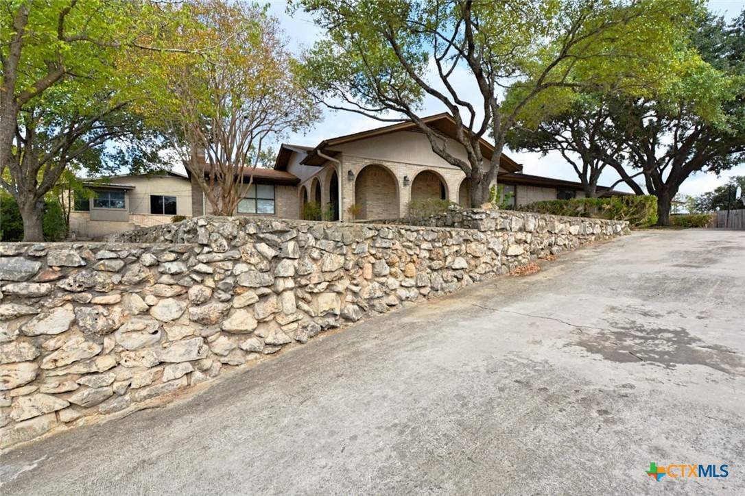 New Braunfels, TX 78130,1274 E Common ST
