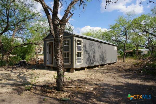 Karnes City, TX 78118,711 N Davidson ST