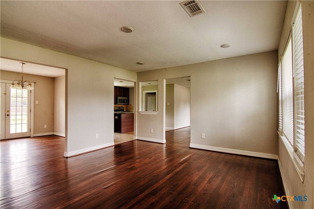 Columbus, TX 78934,125 Burford DR