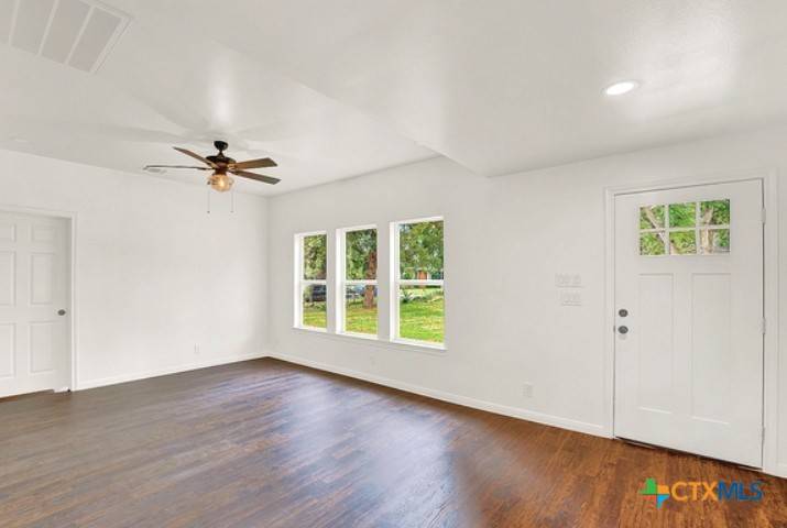 Hondo, TX 78861,806 21st ST