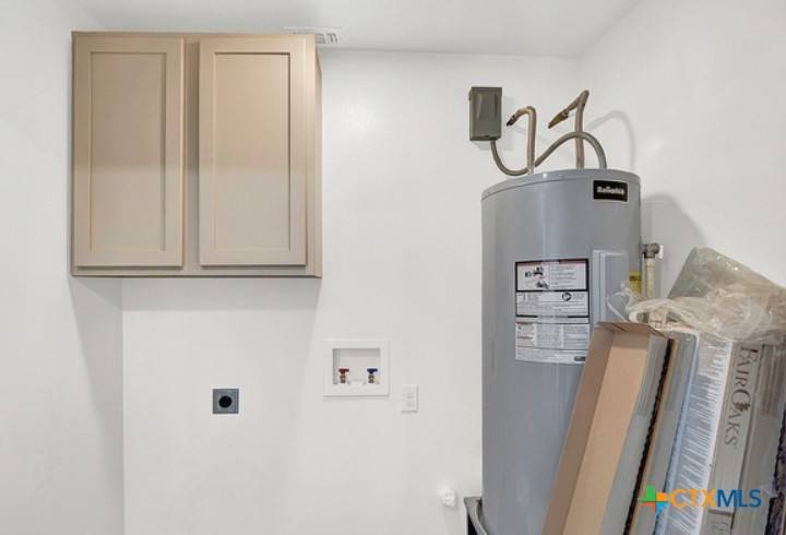 Hondo, TX 78861,806 21st ST