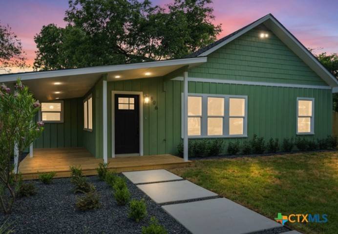 Hondo, TX 78861,806 21st ST