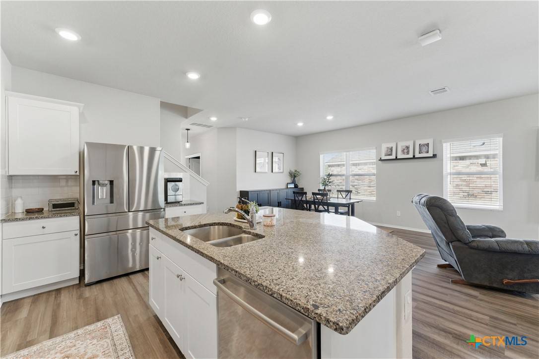 New Braunfels, TX 78130,1864 Danube DR