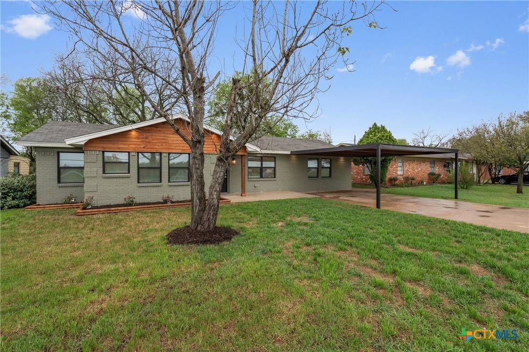 Mcgregor, TX 76657,504 N Main ST