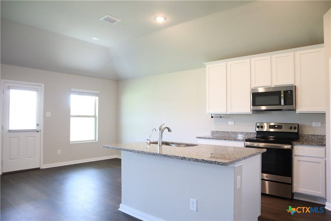 Seguin, TX 78155,637 Oleander CRK