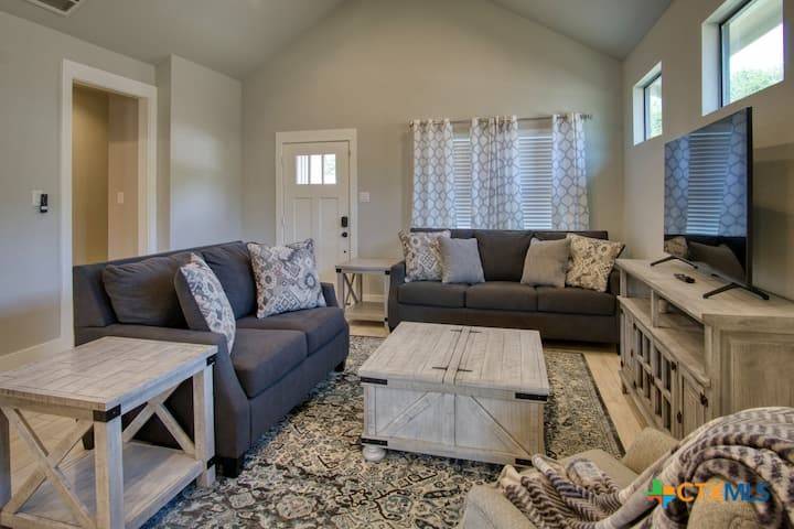 Canyon Lake, TX 78133,1247 Green Hill DR