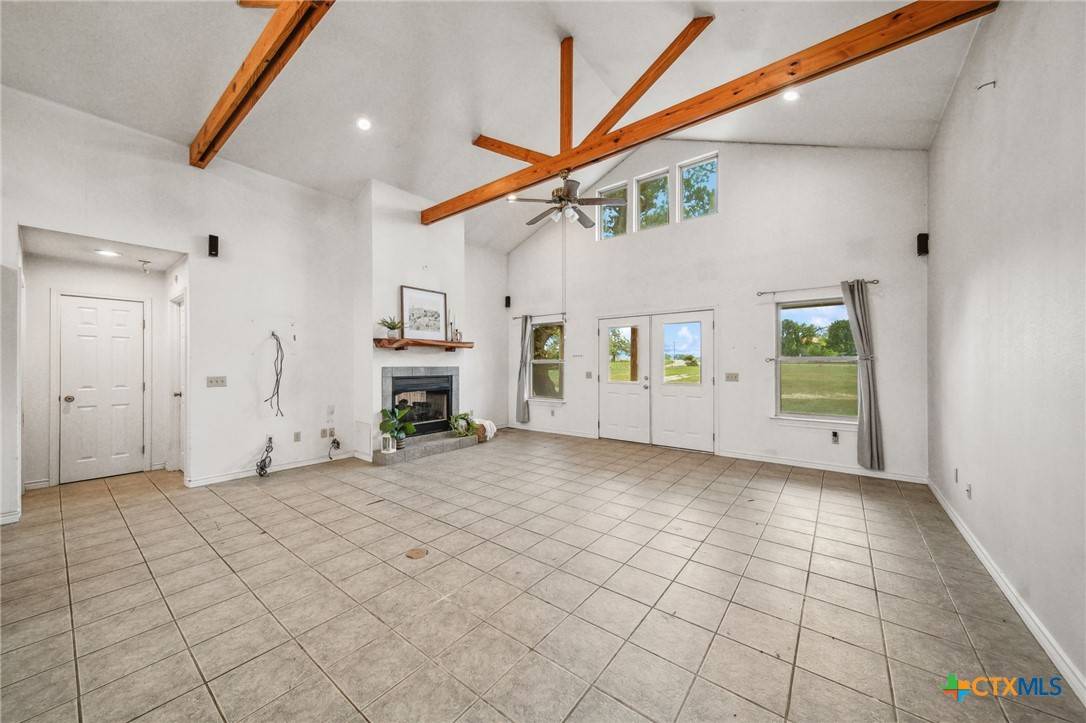 Giddings, TX 78942,1022 County Road 111