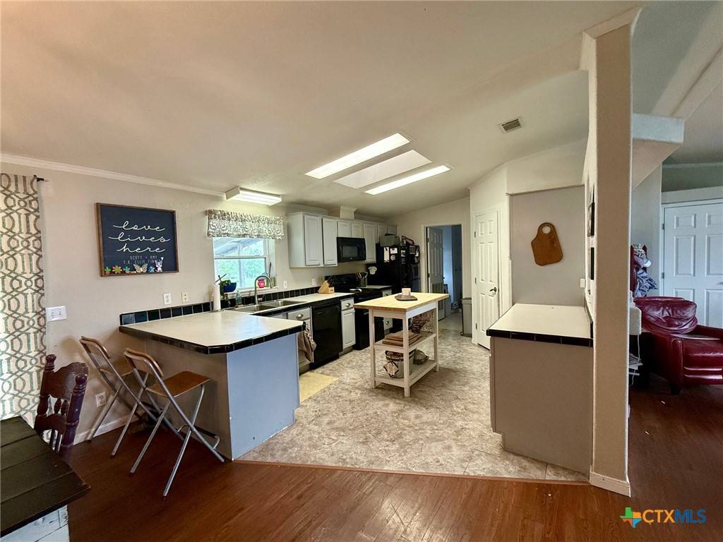 Lott, TX 76656,441 CR 378