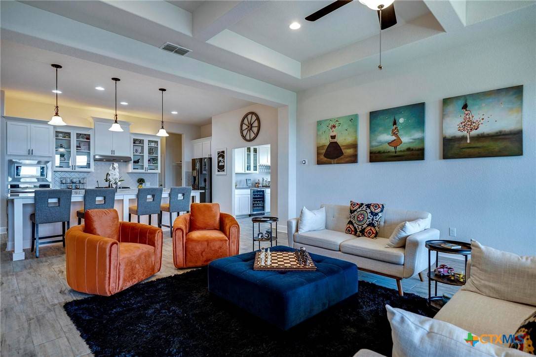 New Braunfels, TX 78132,1230 Roaring FLS