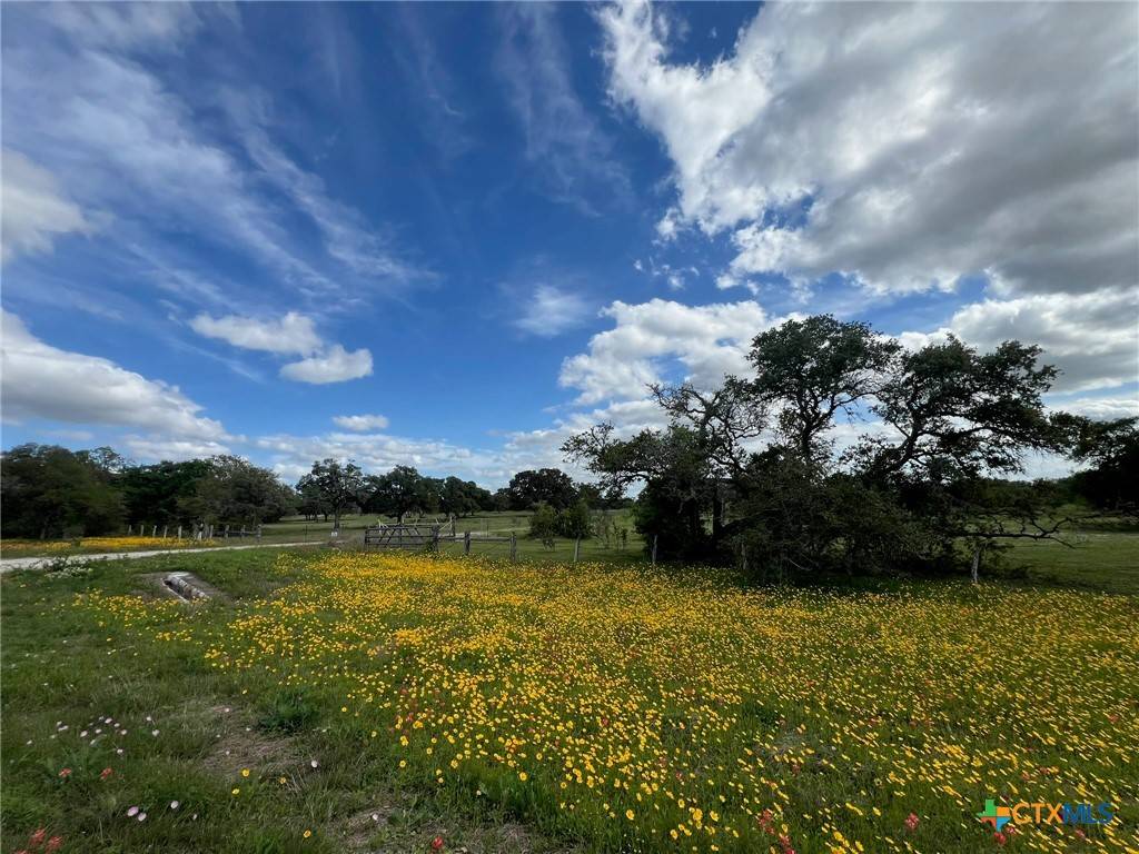Yoakum, TX 77995,0000 E State Hwy 111