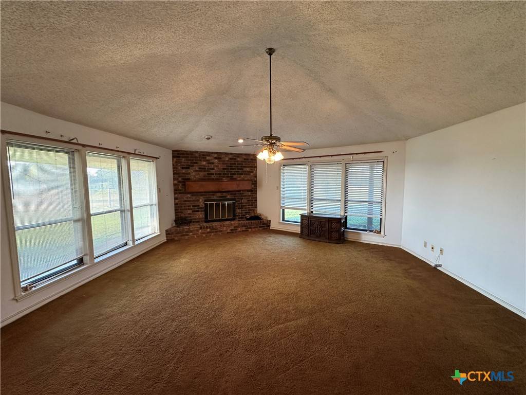 Victoria, TX 77905,996 Carefree DR