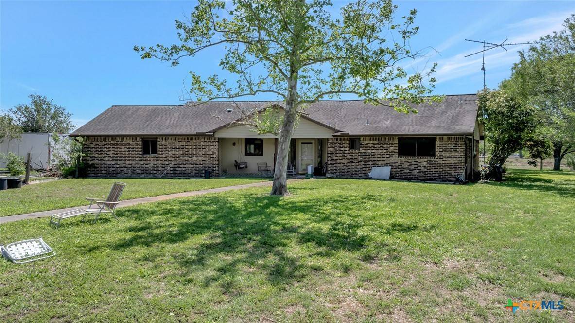 Victoria, TX 77905,996 Carefree DR