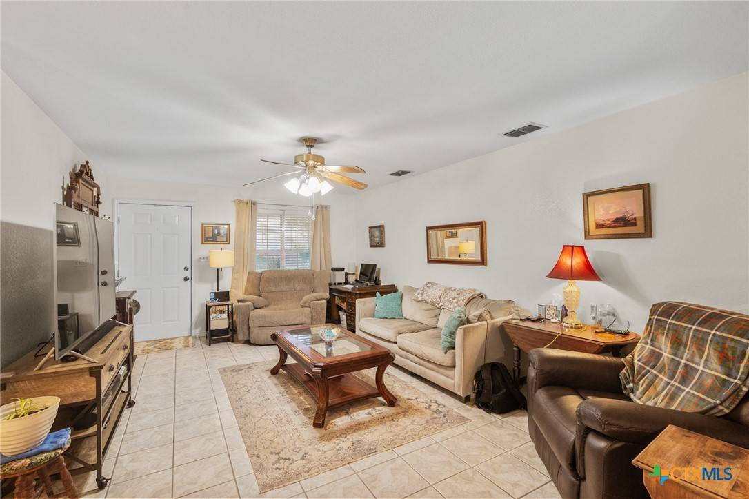 Vanderbilt, TX 77991,374 & 376 Navidad