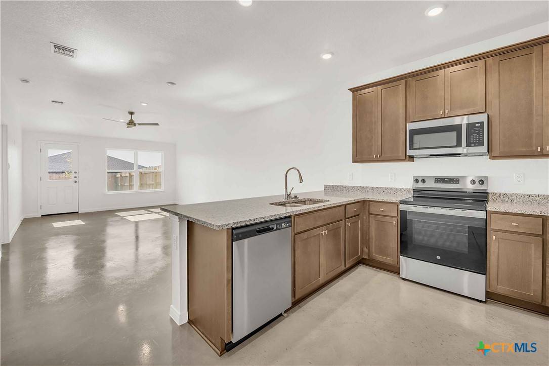 Killeen, TX 76543,910 Switchgrass DR
