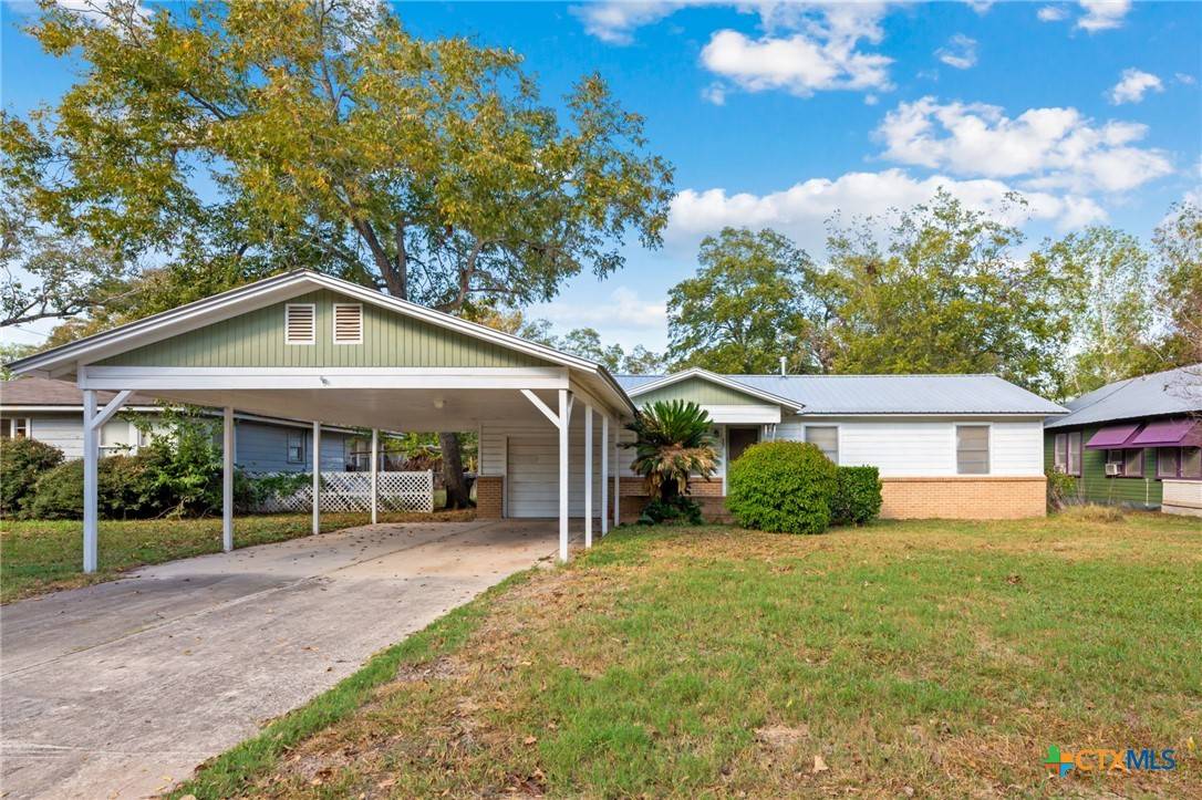Luling, TX 78648,607 E Milam ST