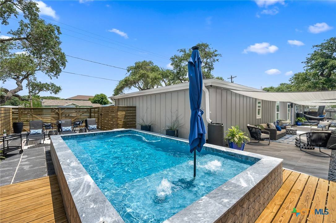 Rockport, TX 78382,302 Palmetto AVE