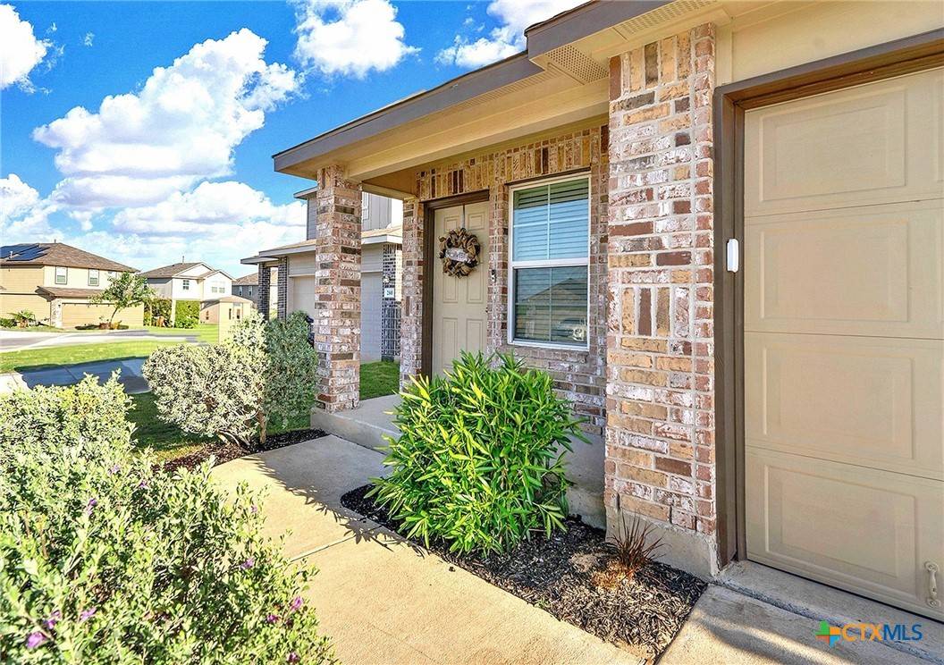 Floresville, TX 78114,256 Middle Green LOOP