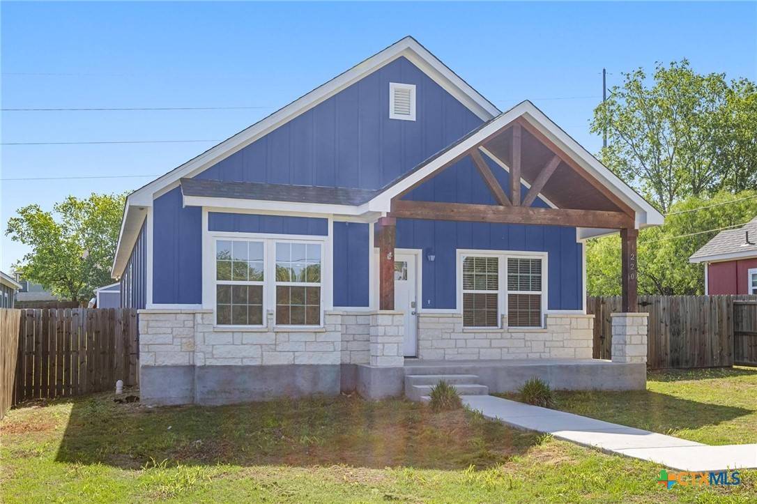 Luling, TX 78648,220 Spruce AVE