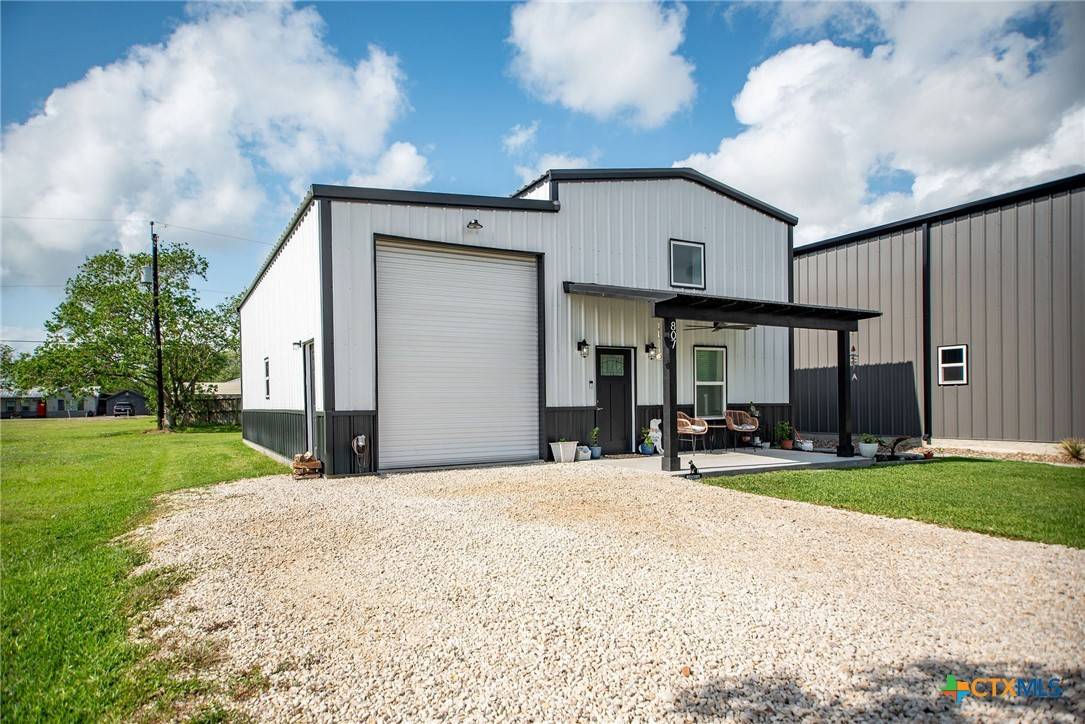 Seadrift, TX 77983,807 W Dallas AVE