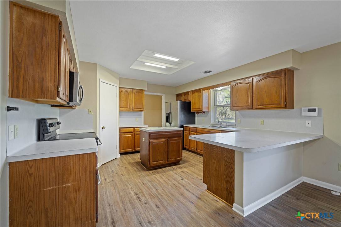 Floresville, TX 78114,123 Lost Springs DR