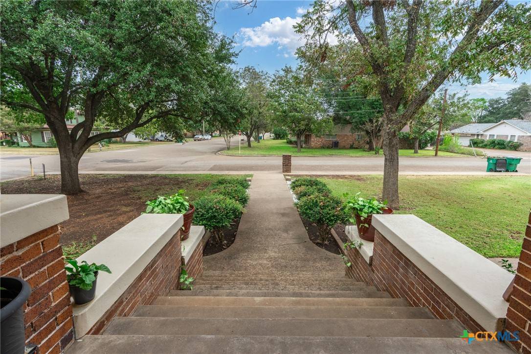 Mcgregor, TX 76657,501 S Adams ST