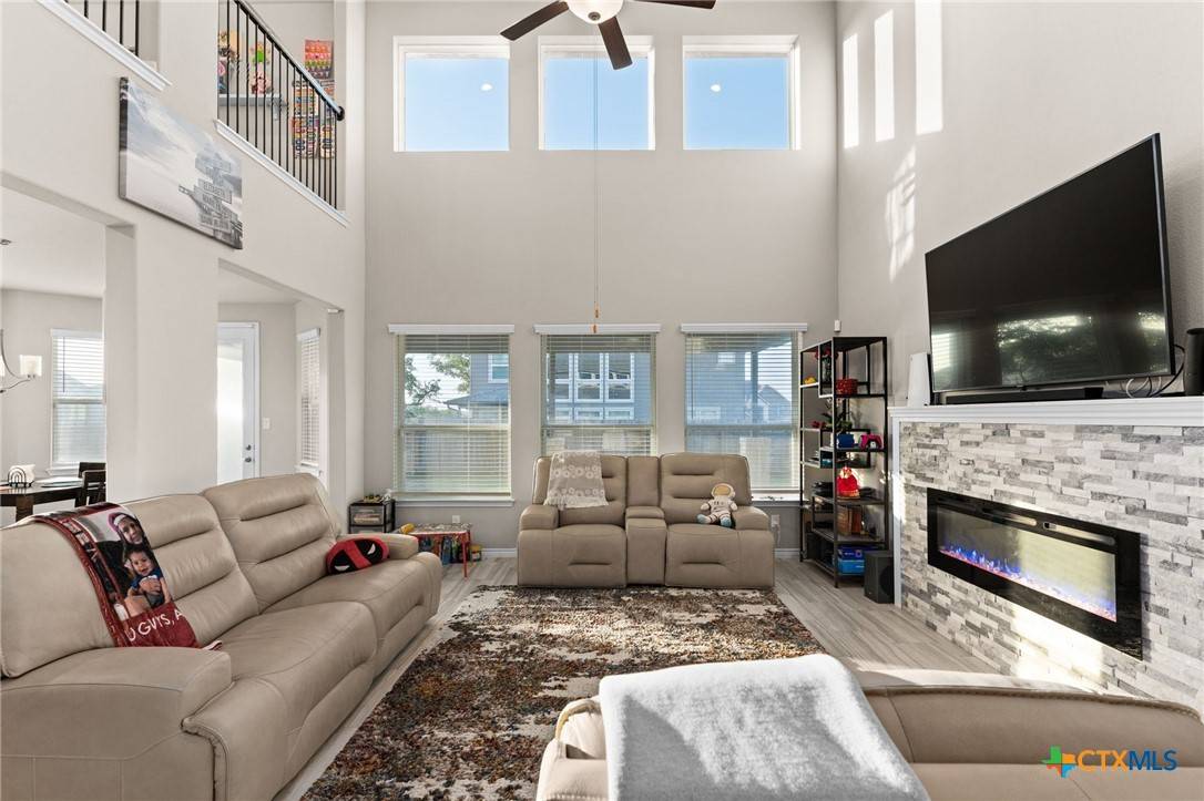 Killeen, TX 76542,7600 Silver