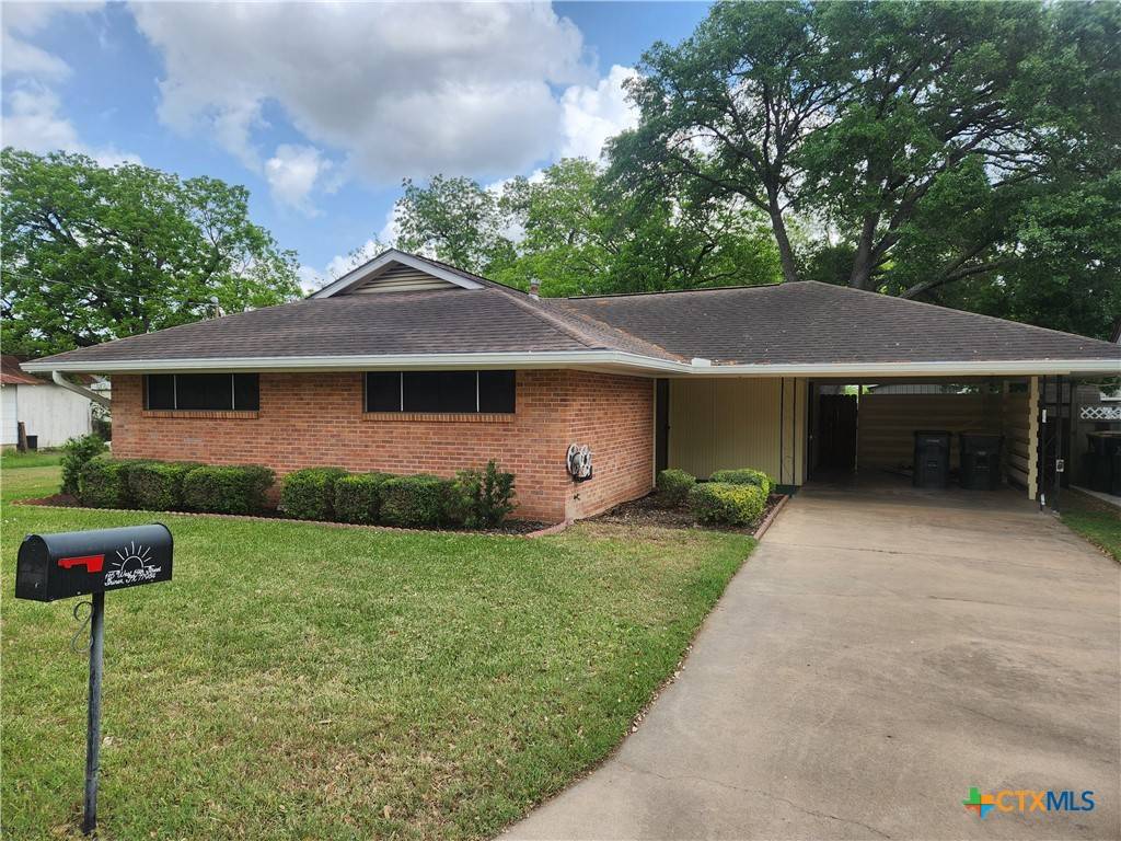 Shiner, TX 77984,116 W 14th ST