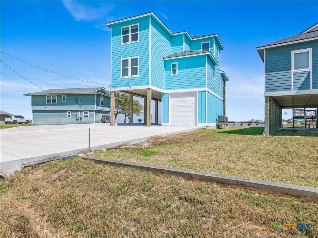Rockport, TX 78382,125 Lakeview RD