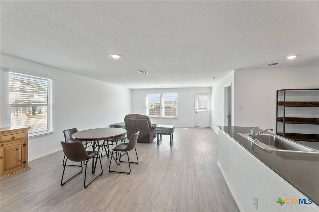 Seguin, TX 78155,400 Alta Vista TER