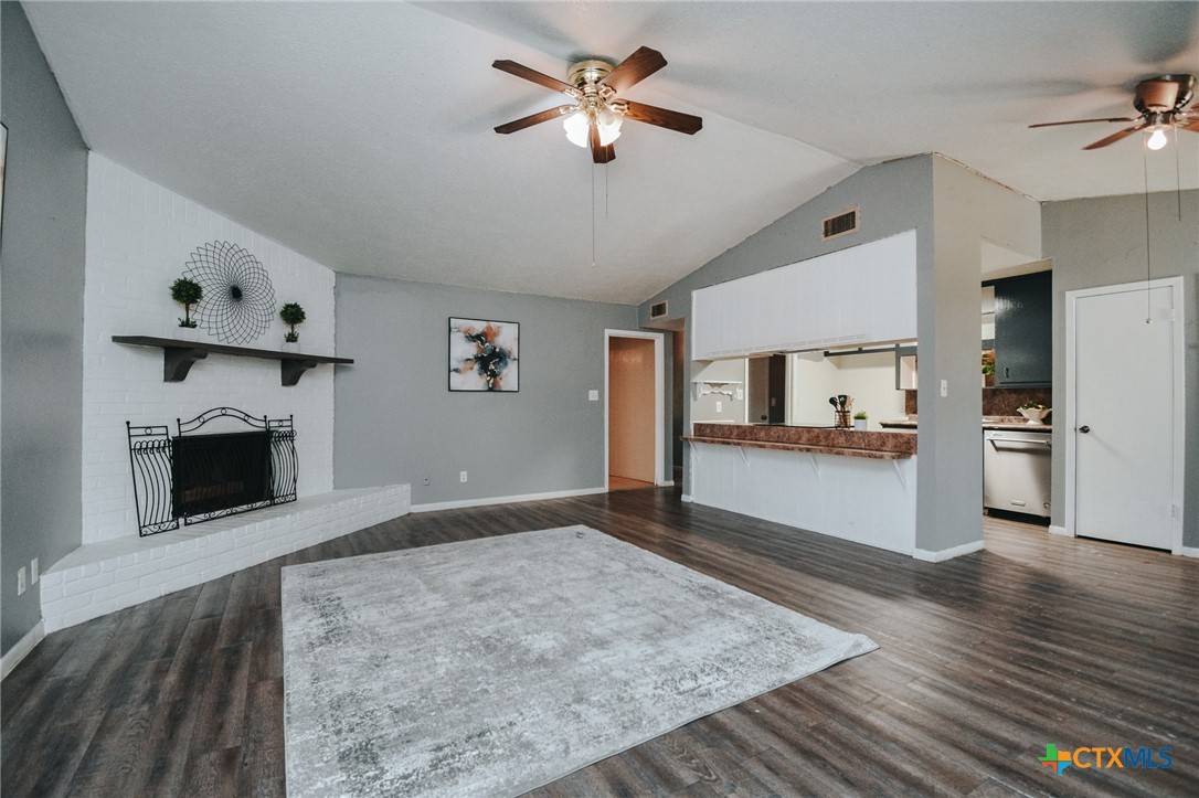 Victoria, TX 77901,216 Londonderry DR