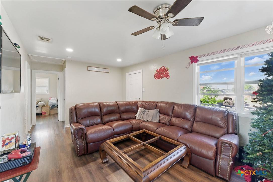 New Braunfels, TX 78130,556 Gode LN