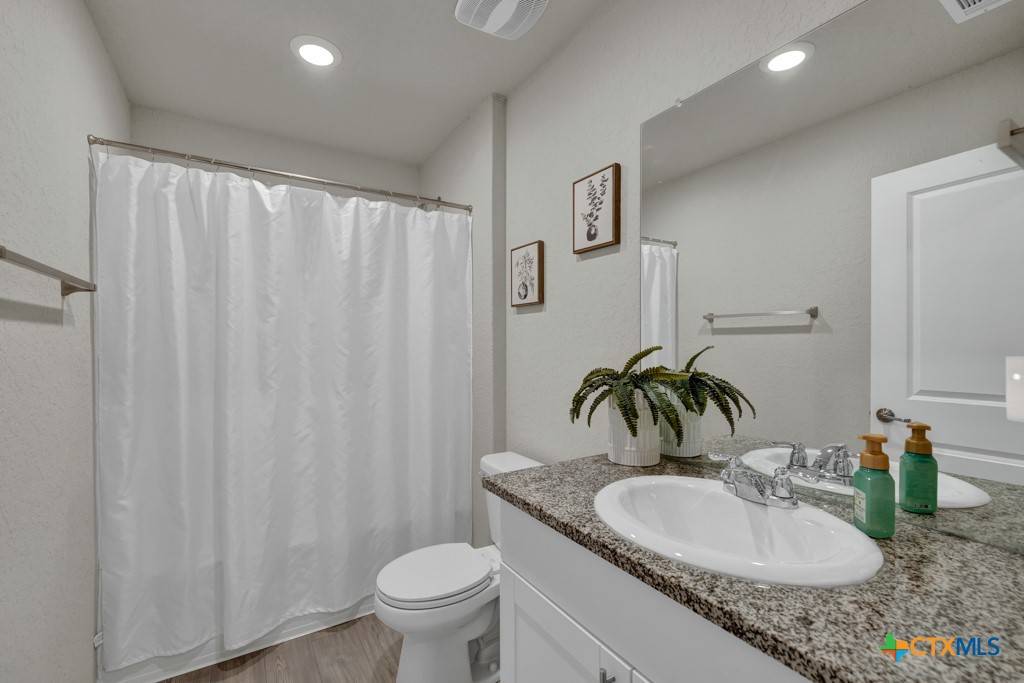 San Antonio, TX 78221,942 Blue LNDG