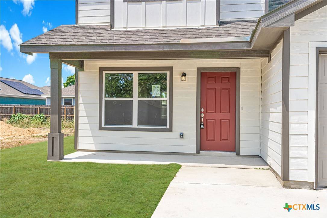 Seguin, TX 78155,300 W Martindale ST